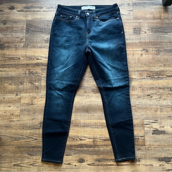 Signature by Levi Strauss Denim - Signature Levi Strauss Gold Womens Mid Rise Skinny Dark Wash Jeans Size 10 Short